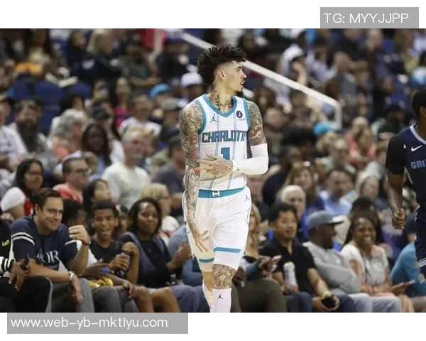 三球348次抢断跻身黄蜂队历史前十助攻与三分命中数同样创队史佳绩 三球348次抢断跻身黄蜂队历史前十助攻与三分命中数同样创队史佳绩